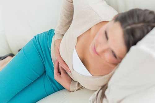 Đau bụng – rất có thể là dấu hiệu sớm của ung thư buồng trứng