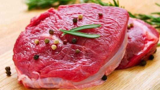 Thịt đỏ là thực phẩm gây ung thư quen thuộc.